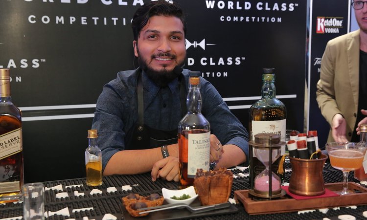 gaurav-dhyani-indian-bartender-of-the-year-world-class-2018-min.jpg